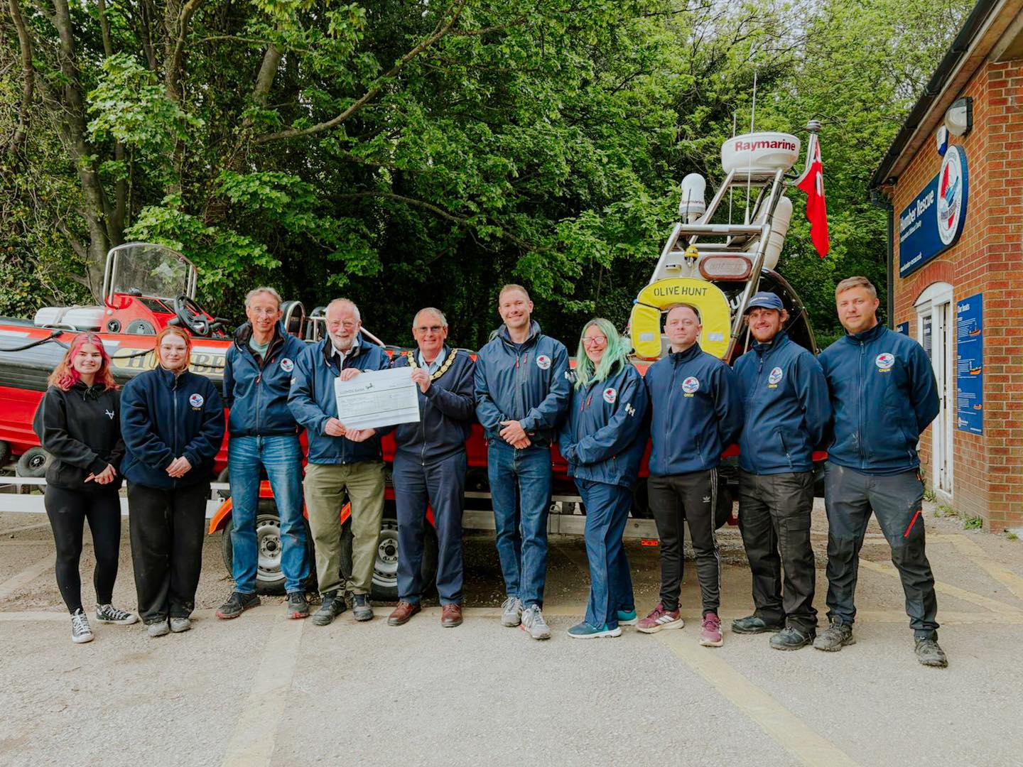 On Monday evening, we were honoured to welcome the Mayor of Barton to our station, where we were presented with a cheque for £4,000 as his chosen charity of the year.

We’re extremely grateful for this generous donation. Support like this plays a vital role in keeping Humber Rescue operational, we simply couldn’t do what we do without the continued backing of our local community.

Thank you to the Mayor and all involved for your incredible support.